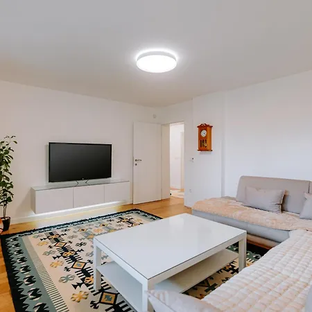 Apartment Jutro With Free Private Parking-garage *