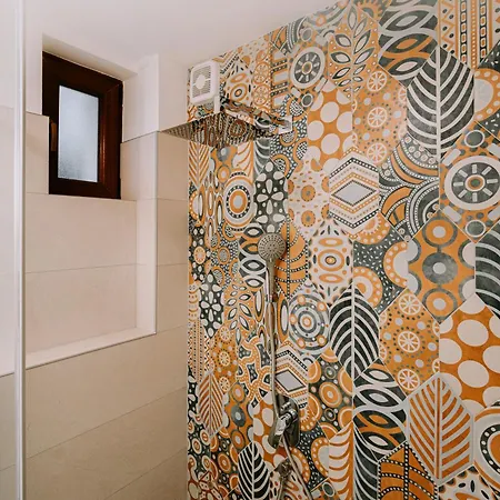 Jutro With Free Private Parking-garage Apartment