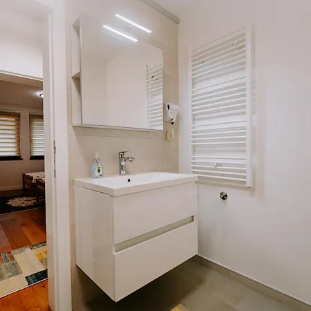 Jutro With Free Private Parking-garage Apartamento Saraievo