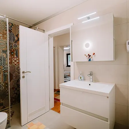 Jutro With Free Private Parking-garage