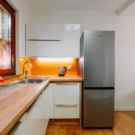 Jutro With Free Private Parking-garage Apartment *