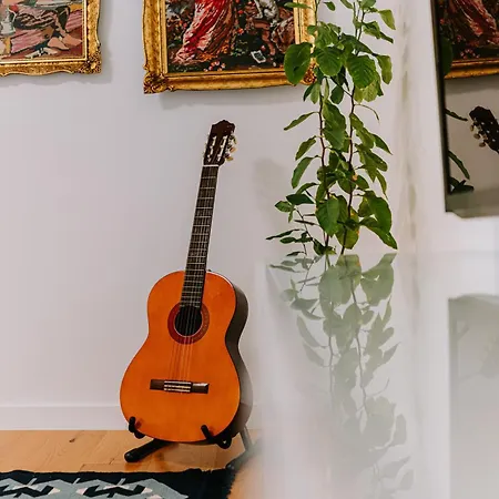 Jutro With Free Private Parking-garage Apartamento *